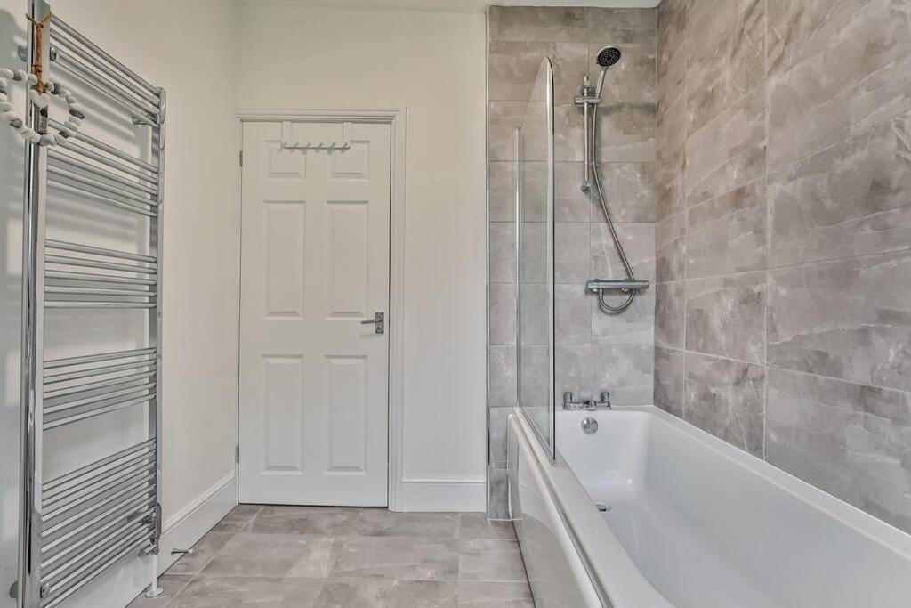 Refurbished Plush Property Great Transport Links Sheffield Bagian luar foto